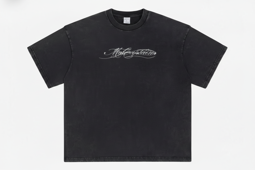 Camiseta Vintage Gothic Script - Frente